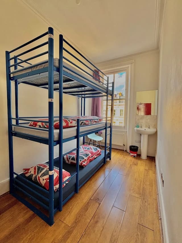 Saint James Backpackers-Triple Room, Terrace-4