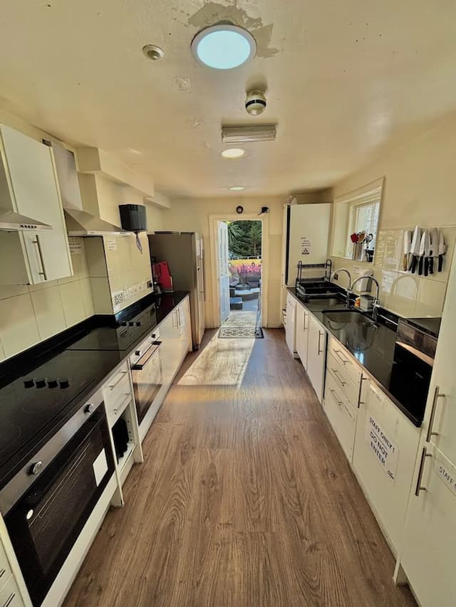 Saint James Backpackers-Triple Room, Terrace-3