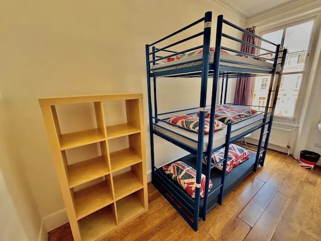 Saint James Backpackers-Triple Room, Terrace-5