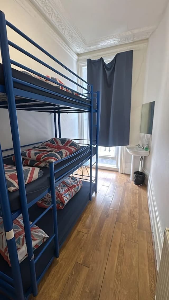 Saint James Backpackers-Triple Room, Terrace-2