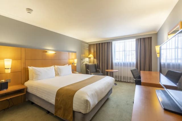 ホリデイ イン ロンドン - サットン by IHG-プレミアム ルーム クイーンベッド 1 台 (High Floor)-3