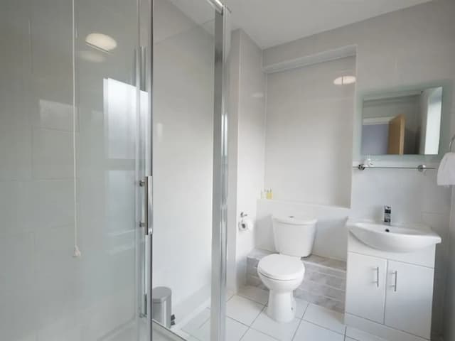 シグネチャー ホテル ロンドン-4 人部屋 エンスイート-3