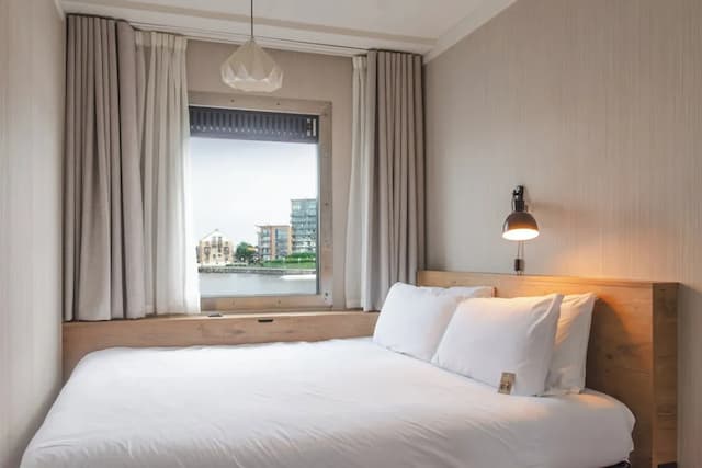 Good Hotel London-Good Room with Water view (King)-9