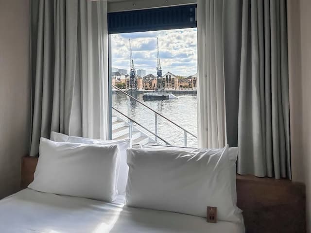 Good Hotel London-Good Room with Water view-12