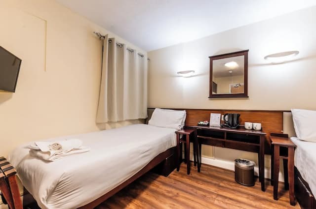 Belmont Hotel-Twin Room, Ensuite-7