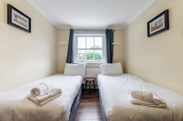 Belmont Hotel-Twin Room, Ensuite-1