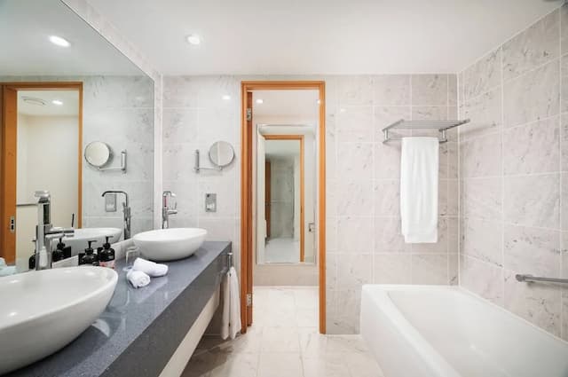 The Chelsea Harbour Hotel and Spa-Chelsea Suite King-12