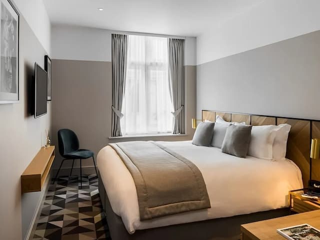 萊斯特廣場勝利之家-高級雙人房-1