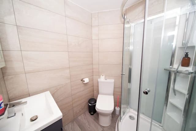 오요 디 아치, 웸블리 스타디움-스탠다드 트윈룸-4