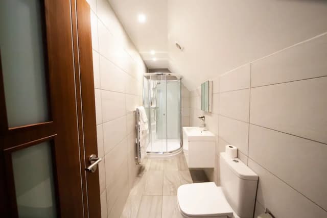 오요 디 아치, 웸블리 스타디움-디럭스 트리플룸-7