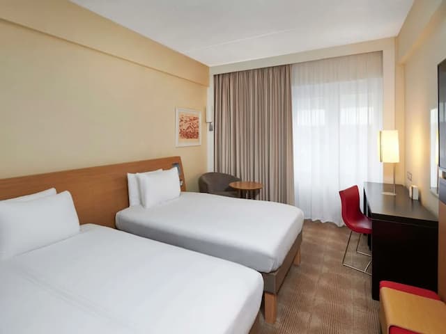 西倫敦諾富特飯店-高級雙床房, 2 張單人床-1