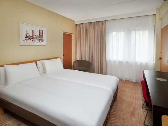 西倫敦諾富特飯店-高級雙床房, 2 張單人床, 無障礙-3