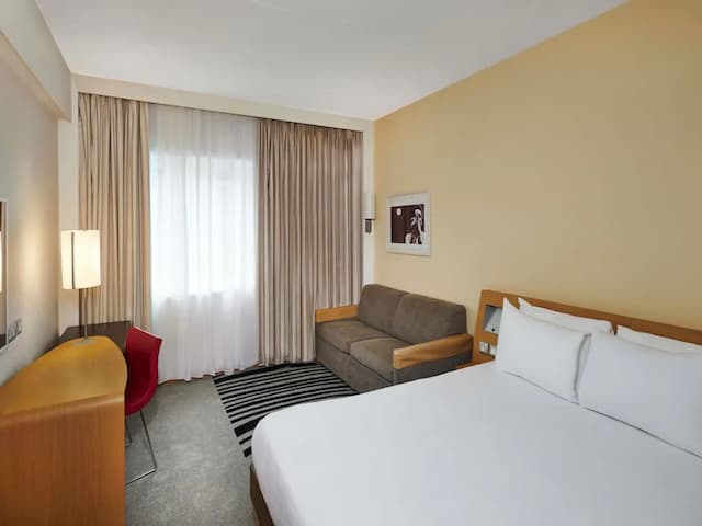 西倫敦諾富特飯店-行政客房, 1 張加大雙人床和 1 張沙發床-3