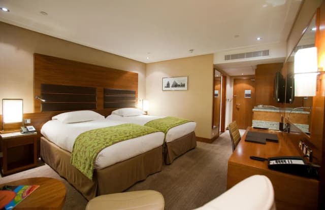 Sofitel London Heathrow-Classic Twin Room, 2 Twin Beds-2