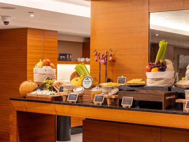 Sofitel London Heathrow-Club Suite, 1 Bedroom (Prestige - with lounge access)-8
