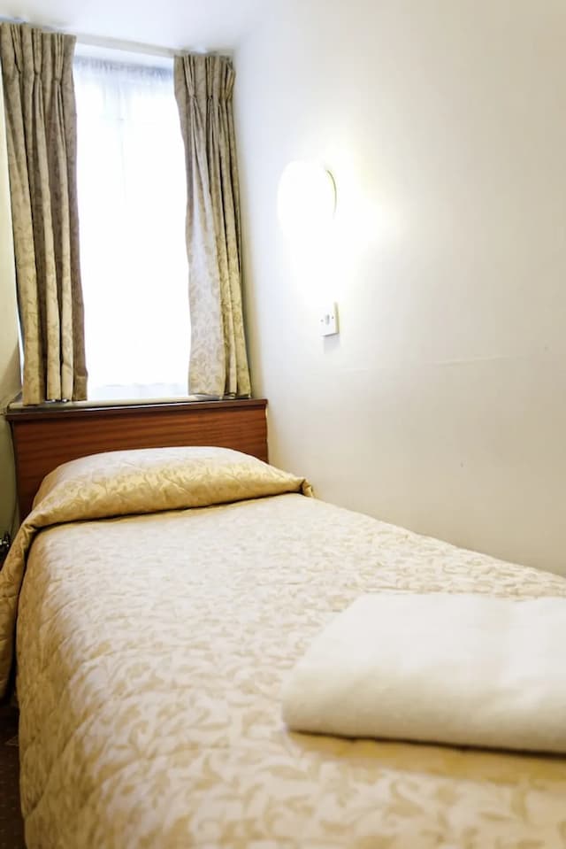 Jesmond Hotel-Standard Single Room, Shared Bathroom-2