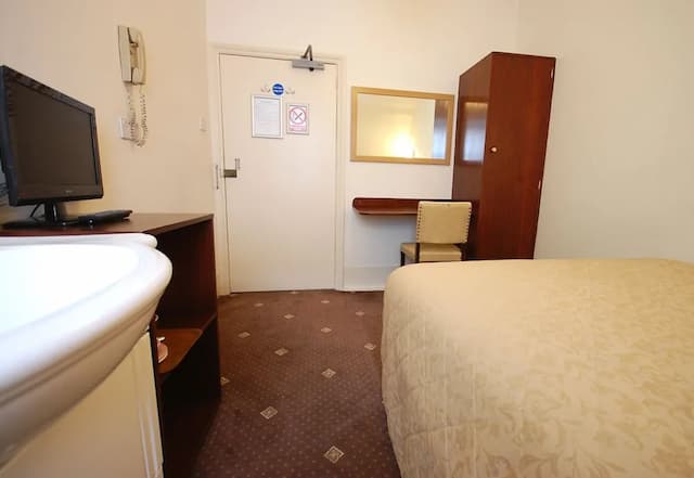 Jesmond Hotel-Standard Double Room, Shared Bathroom-5