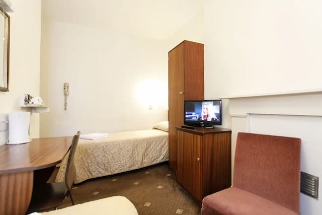 Jesmond Hotel-Standard Twin Room, Shared Bathroom-4
