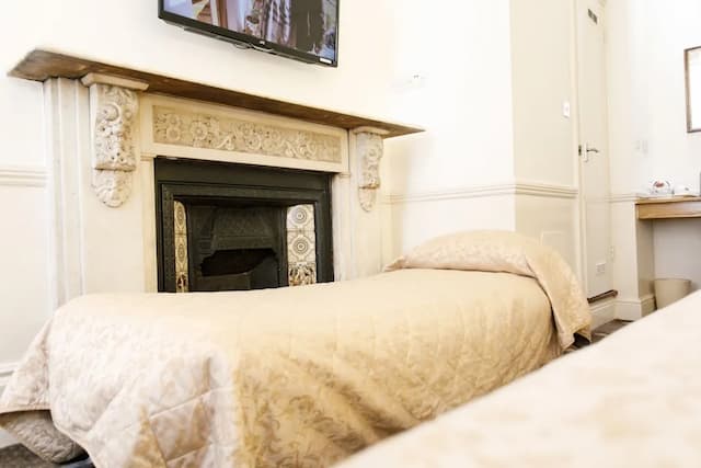 Jesmond Hotel-Quadruple Room, Ensuite-3