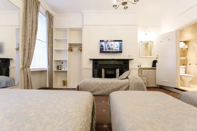 Jesmond Hotel-Room, Ensuite, Ground Floor (sleeps 5)-4