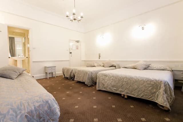 Jesmond Hotel-Room, Ensuite, Ground Floor (sleeps 5)-2