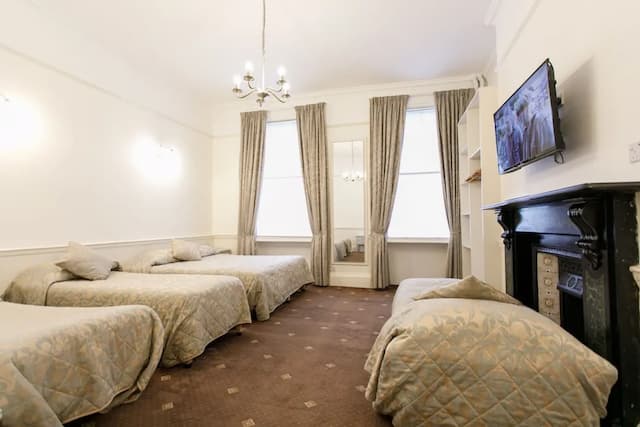 Jesmond Hotel-Room, Ensuite, Ground Floor (sleeps 5)-3