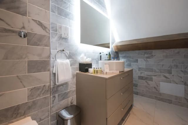 더 랜즈버리 헤리티지 어 선데이 호텔 - 카나리 워프-스탠다드 로프트 (Sky View)-5