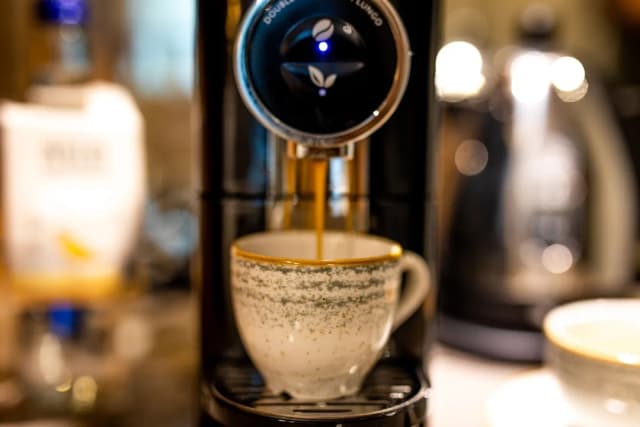 링컨 플라자 런던 쿠리오 컬렉션 바이 힐튼-Queen Guest Room-4