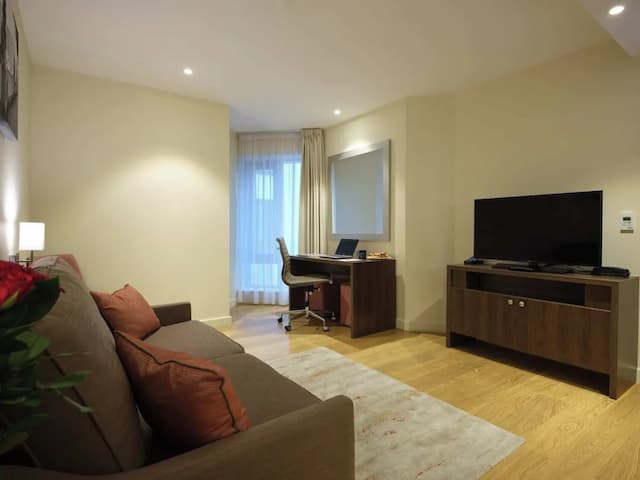 滑鐵盧馬林飯店-豪華套房, 1 張加大雙人床和 1 張沙發床-13