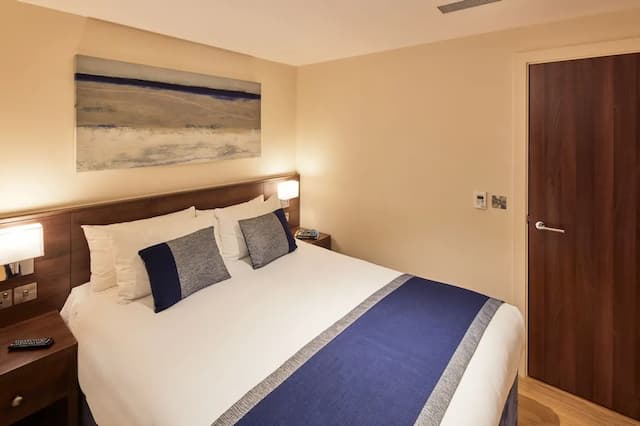 滑鐵盧馬林飯店-豪華套房, 1 張加大雙人床-10