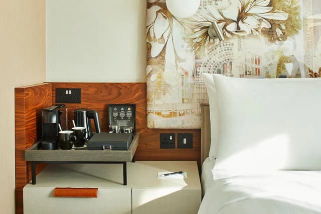 London Marriott Hotel Kensington-Executive Room, 1 King Bed-11