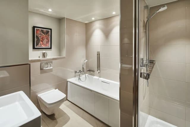 London Marriott Hotel Kensington-Superior Room, Multiple Beds-9