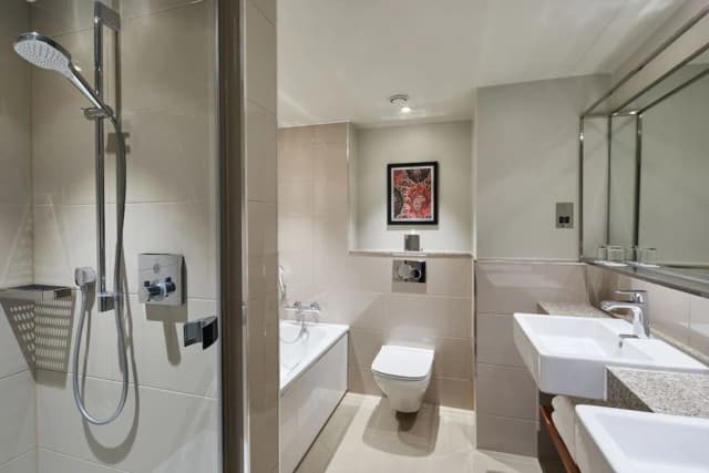 London Marriott Hotel Kensington-Superior Room, Multiple Beds-8