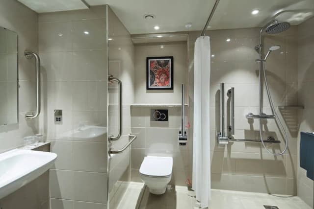 London Marriott Hotel Kensington-Deluxe Room, 1 Queen Bed-5