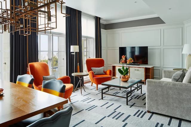 London Marriott Hotel County Hall-Suite, 1 King Bed with Sofa bed (View)-1