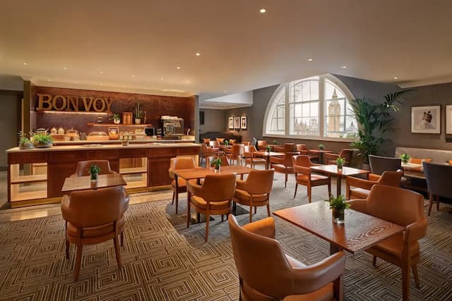 London Marriott Hotel County Hall-Suite, 1 King Bed, Balcony (View)-6