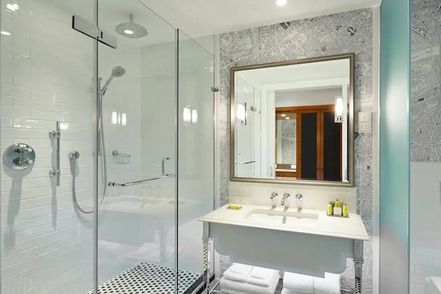 London Marriott Hotel County Hall-Suite, 1 King Bed, Balcony (View)-5