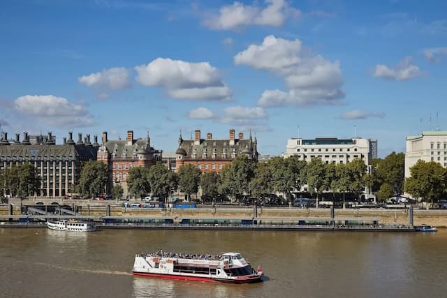 London Marriott Hotel County Hall-Family Room, 2 Double Beds (View)-6
