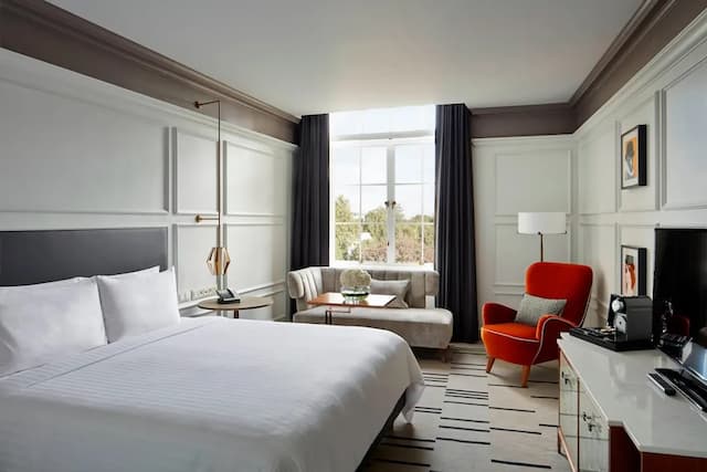 London Marriott Hotel County Hall-Deluxe Room, 1 King Bed-1