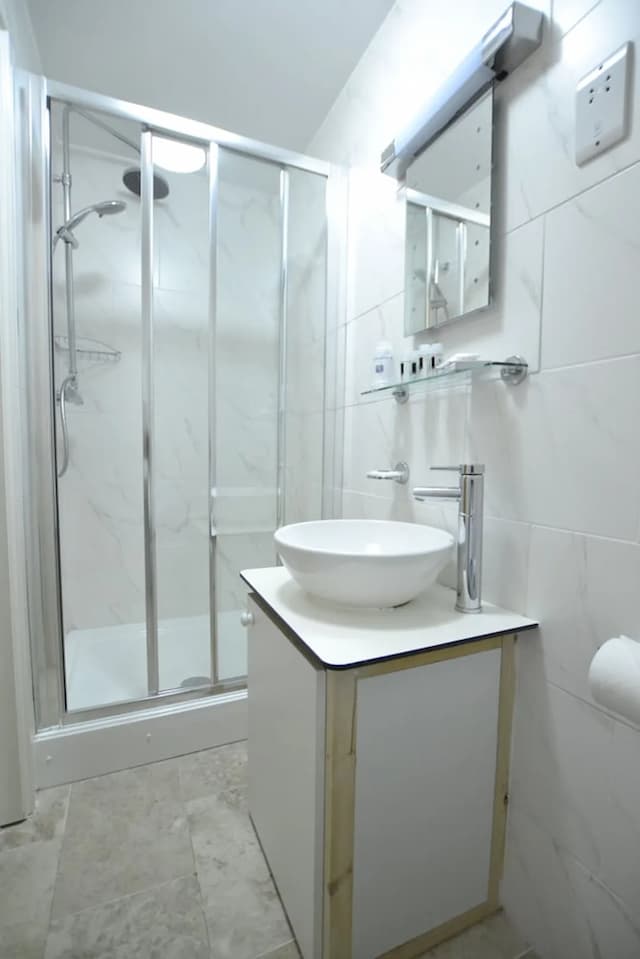 ベストウェスタン ロンドン イルフォード ホテル-スタンダード ルーム ダブルベッド 1 台 禁煙-9