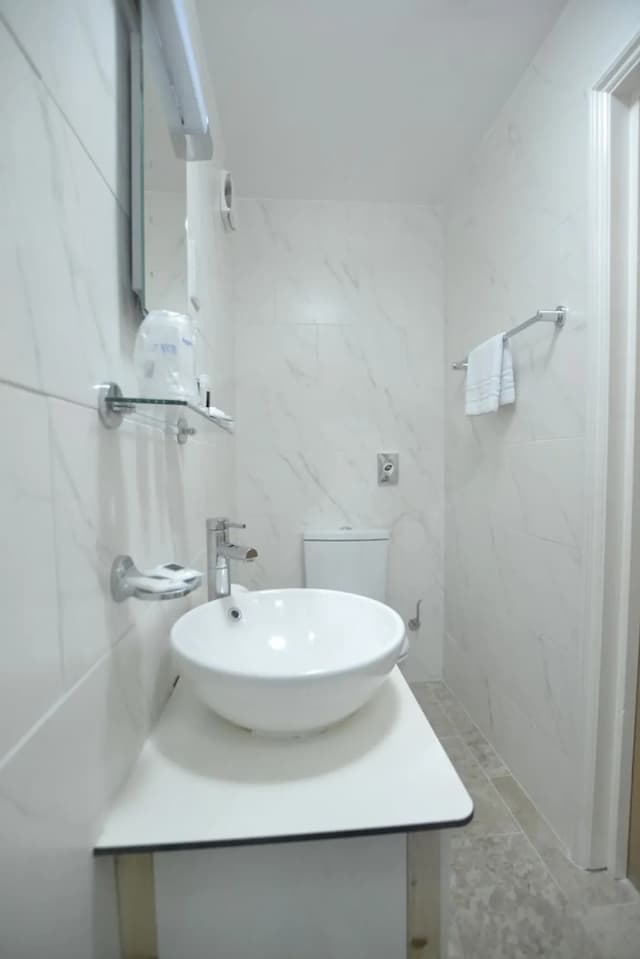 ベストウェスタン ロンドン イルフォード ホテル-スタンダード ルーム ダブルベッド 2 台 禁煙-9