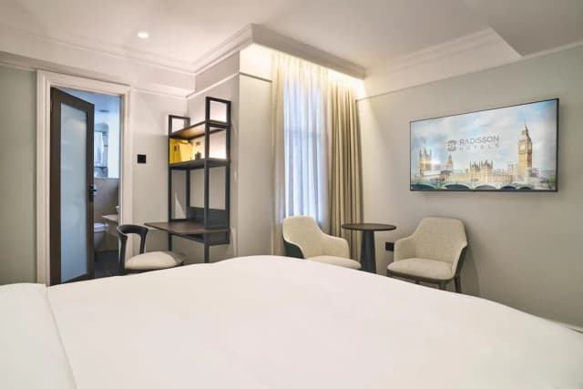 倫敦布魯姆茲伯里麗笙藍標飯店-標準雙人房 (Newly refurbished)-6