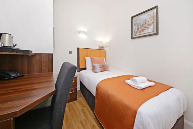 Imperial Guest House-Basic Single Room, Shared Bathroom-1