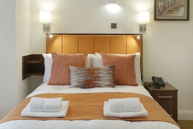 Imperial Guest House-Basic Single Room, Shared Bathroom-2