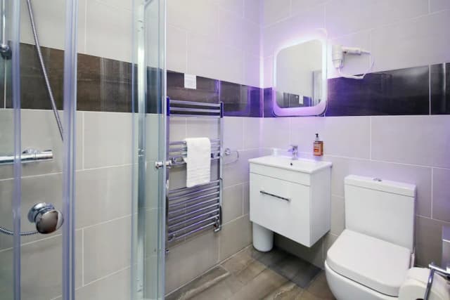 Imperial Guest House-Classic Double Room, 1 Double Bed, Ensuite-4