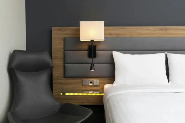 倫敦希斯路機場 MOXY 酒店-客房, 1 張加大雙人床-11