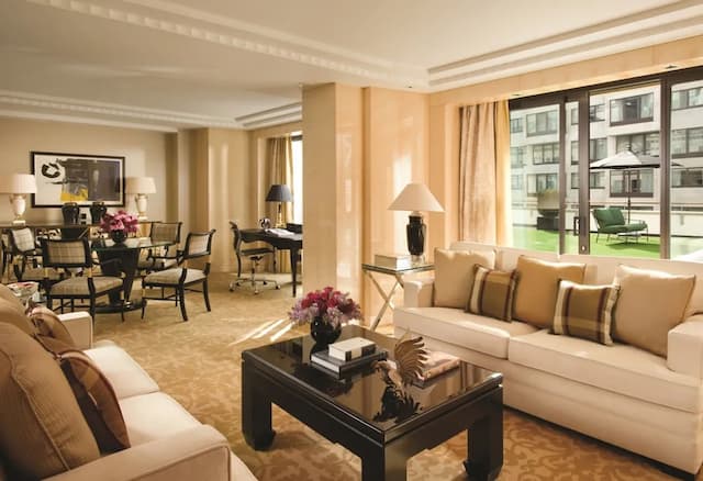 Four Seasons Hotel London at Park Lane-Room, 1 King Bed, Terrace-2