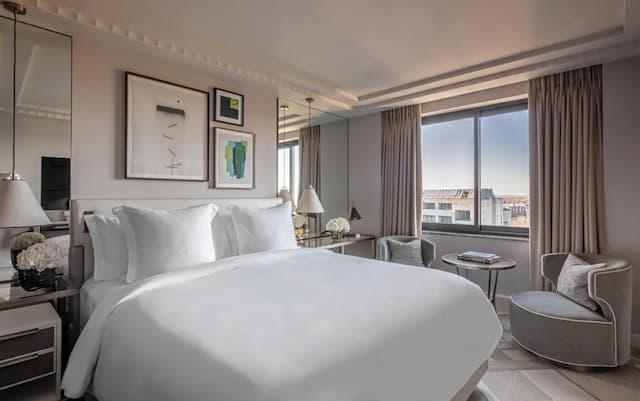 Four Seasons Hotel London at Park Lane-Superior Room, 1 King Bed-2
