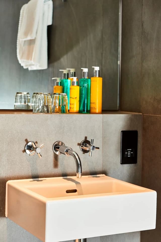 뉴 로드 호텔-Warehouse X-5