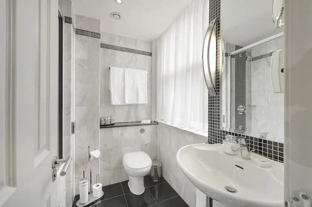 ジェム ランガム コート ホテル-エグゼクティブ ツインルーム-9